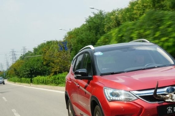 连续5个月蝉联全国销量冠军 比亚迪稳坐中国新能源汽车头把交椅