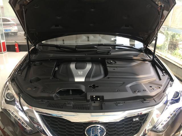 这款国产车有网友直呼买不起,配置丰富,百公里4.9s,油耗仅2L