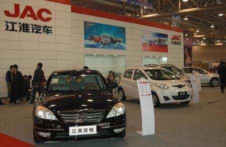 摇摆的江淮汽车: 主力车型销量腰斩, 豪赌新能源, 靠补贴活着
