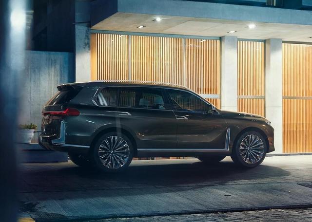 据说憋了十年才推出!结果被网友发现撞脸国产!宝马最丑SUV