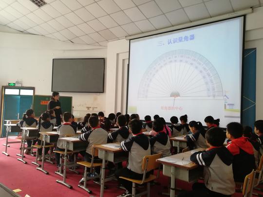 郑州经开区实验小学:传播教育智慧 共享理论成