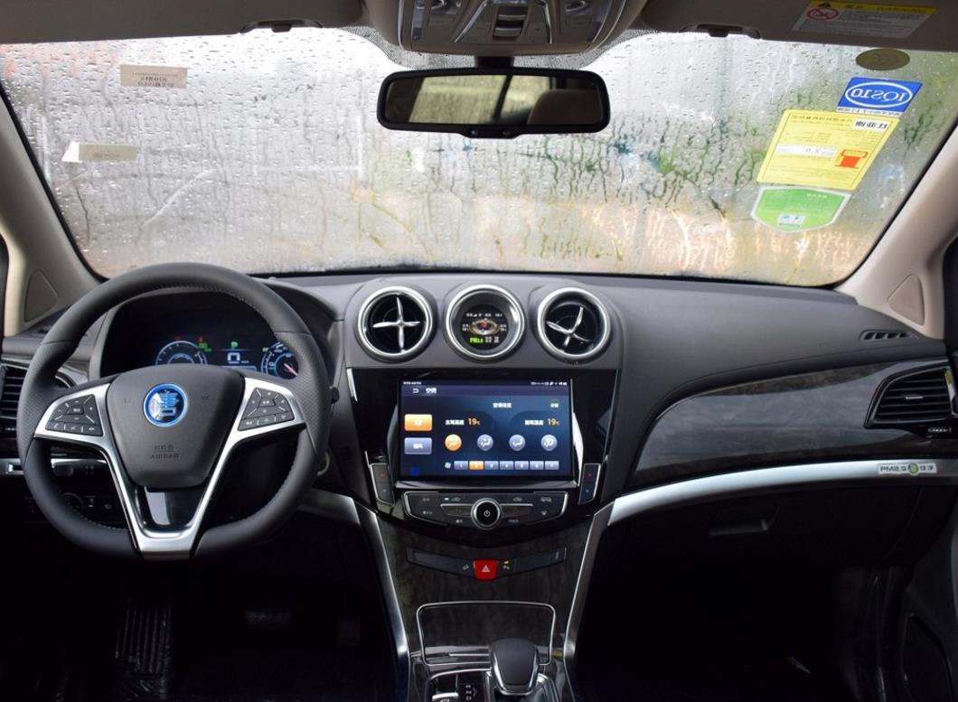 这款国产车有网友直呼买不起,配置丰富,百公里4.9s,油耗仅2L