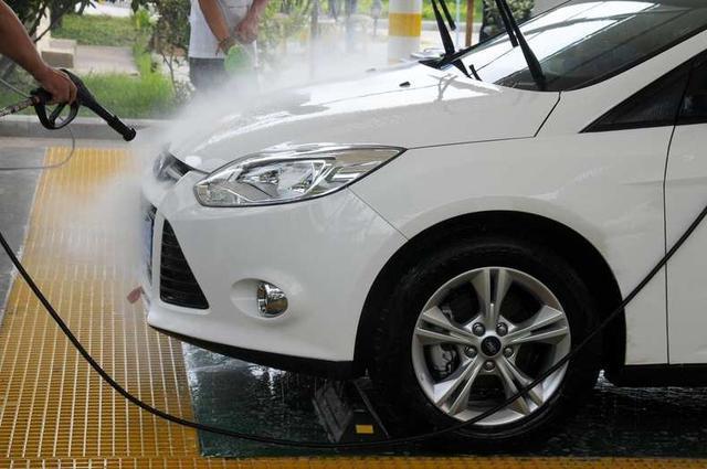 小龙虾每亩一年收入_360一年收入多少钱