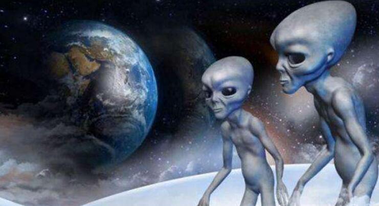 霍金预言: 月球上面有外星人基地, 生存着很多外星人