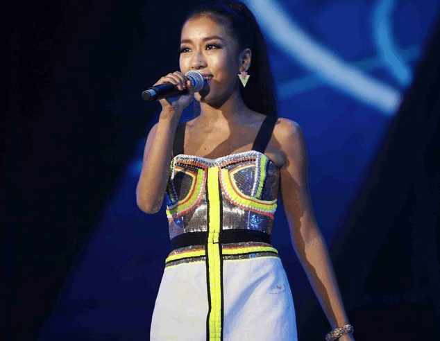 同样是好声音季军,一个拿奖拿到手软荣登格莱美,一个却无歌可唱。