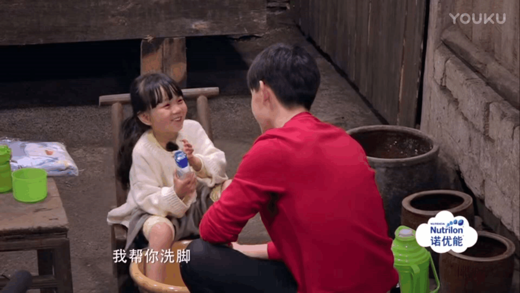 邓伦也太暖了吧, 每次都在小山竹边搭个简易床