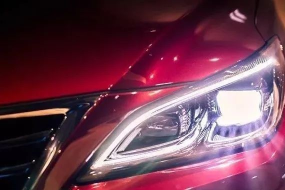 评长安睿骋CC：这个妖艳货，还真有点能耐