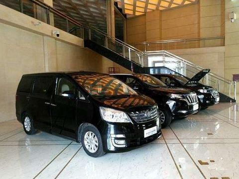 董明珠做的车上市了, 充电6分钟行驶2百公里, 电池寿命达30年