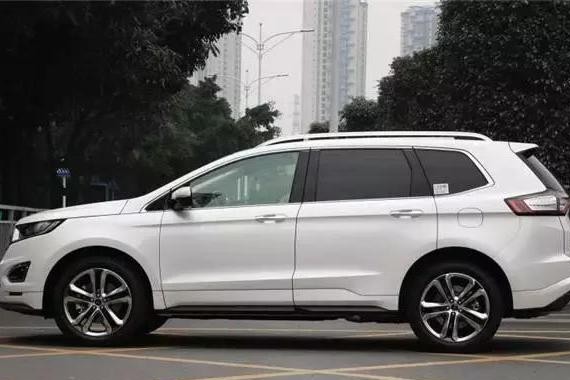 号称公路坦克，汉兰达视它为眼中钉，天窗有50寸电视大！