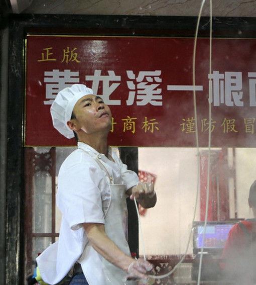还记得网红拉面哥吗?当初的没一万不干?如今操旧业月薪5千