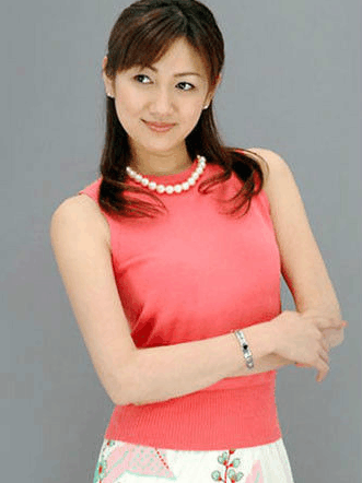 27岁女首富身价450亿, 超跑代步, 却视豪车为粪