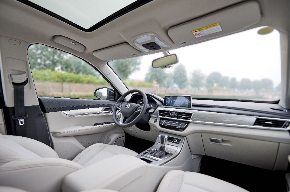 10遇到对手了,5.98万起售的汉腾X5上市,订单已