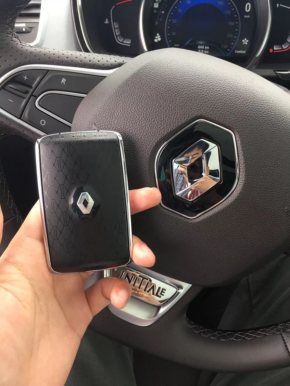 看你了GL8和奥德赛 不妨来看看这辆法国进口7座车