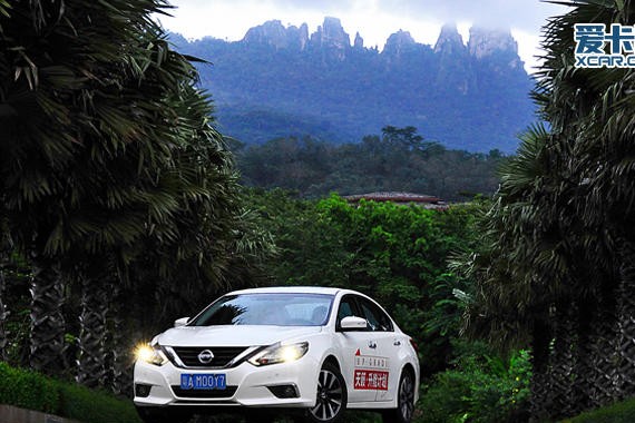 一“部”升舱 试东风日产天籁2.5智尊版