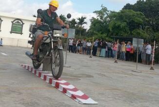 明明骑得是摩托车,为何要扣汽车驾驶证的分?