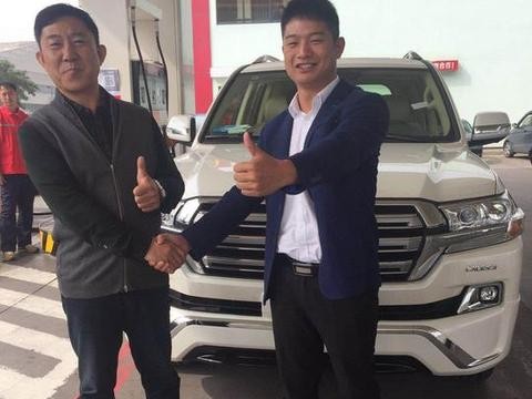 17款丰田酷路泽4000带大梁的全尺寸硬汉越野车带你跋山涉水走世界