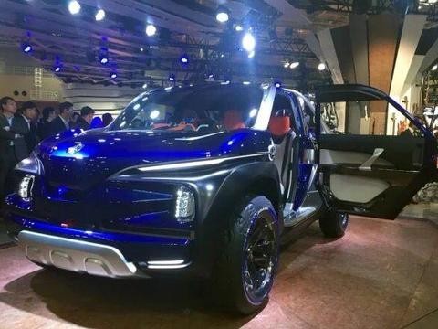你见过摩托车版的皮卡吗？方向盘在中间！不愧是雅马哈的作品