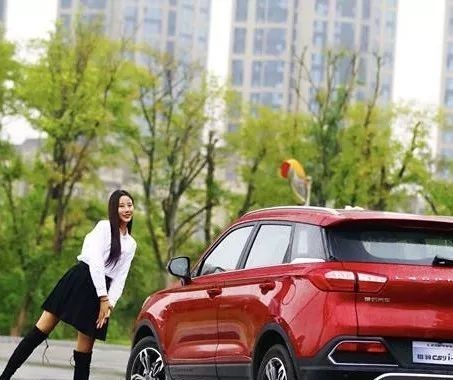 （视频）《车舞飞扬》小块头 大智慧 试驾猎豹CS9