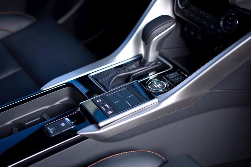 颜值实力双杀!海外试驾三菱全新EclipseCross