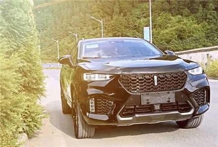 江苏一小伙买国产豪车长城VV7，回家路上直接被撞毁，质量太差！