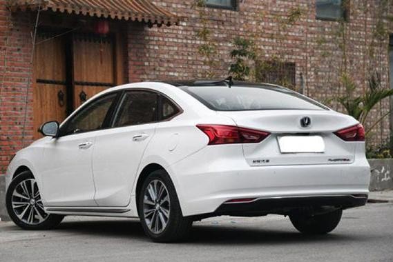 国产车终于腾飞！长安花5年造出“最美CC”，博瑞将变成老二