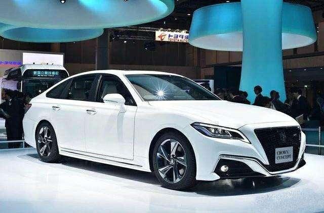 全新丰田皇冠新车上市，史上颜值最高，BBA这下压力有点大了-新浪汽车