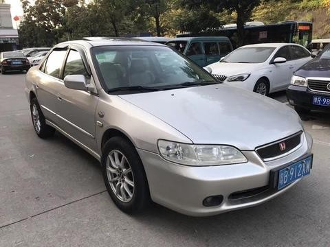 每一台老车都有故事，十七年老雅阁