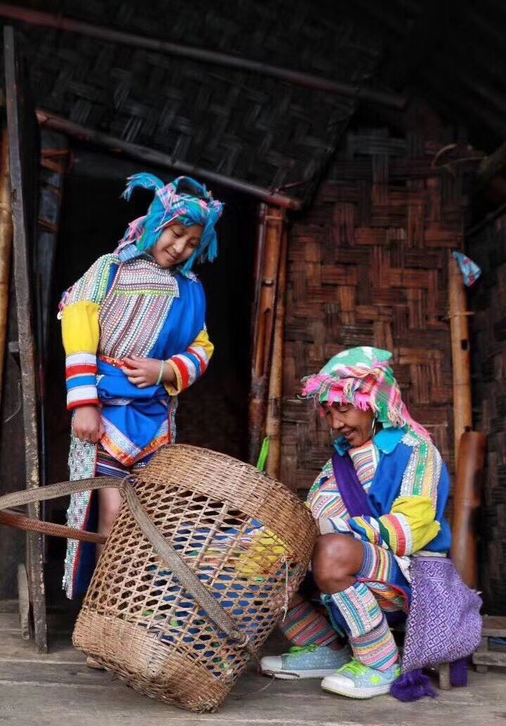 生活在云南普洱茶皇后冰岛老寨的少数民族——拉祜族