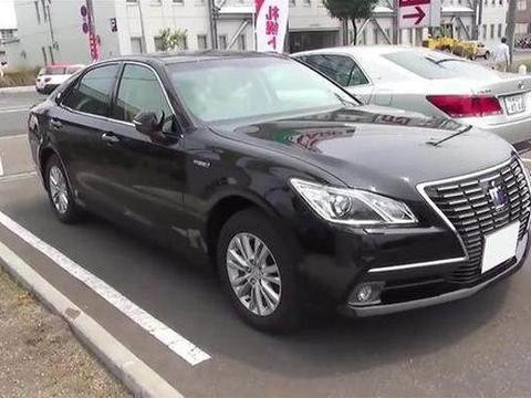 全新皇冠亮相，外观内饰全面升级，终于配得上豪车二字！