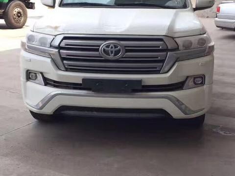 17款酷路泽4600中东版近期现车到港刚下板车欢迎垂询