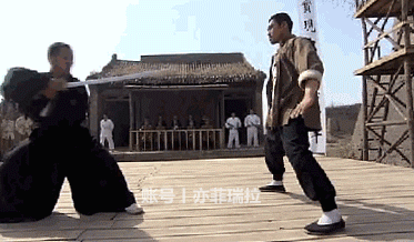 抗战神剧代表作《抗日奇侠》里面的神奇镜头合集 又夸张又雷人