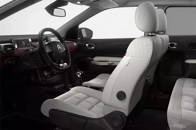 雪铁龙推出三缸发动机神车 比天逸配置高 无液晶仪表盘