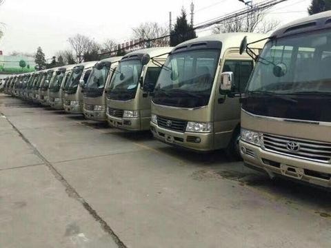 四川丰田考斯特多少钱 成都考斯特4.0 12座豪华内饰办公桌