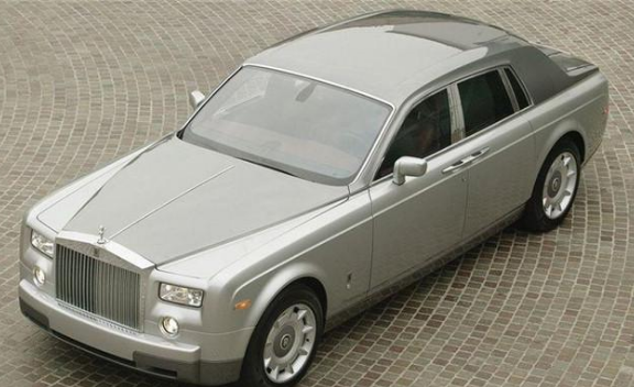 女老板贴招聘启示8万月薪招专职司机,几轮面试