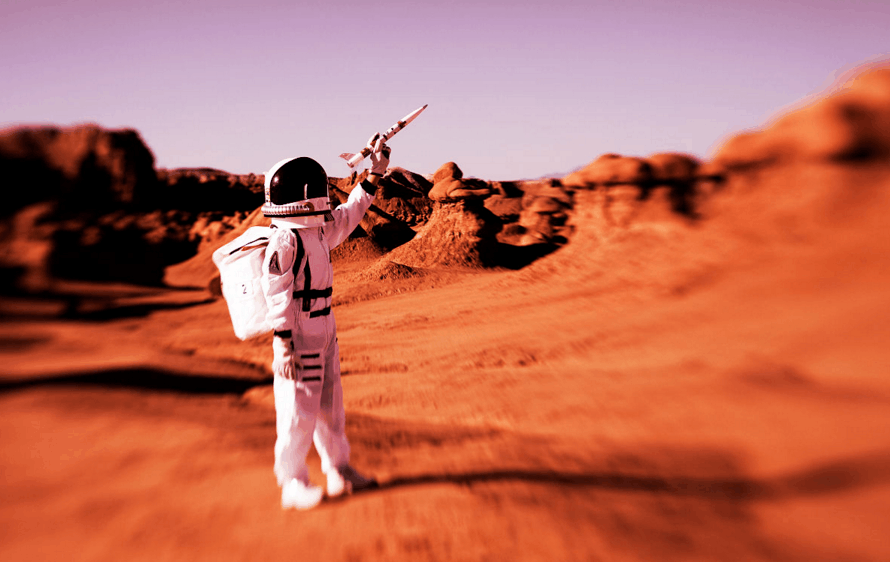 火星男孩再发预言: 不久的一场核战之后, 中国或将统治世界!