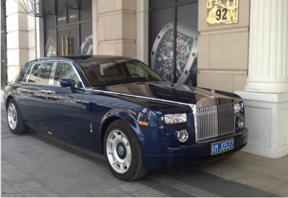 女老板贴招聘启示8万月薪招专职司机,几轮面试