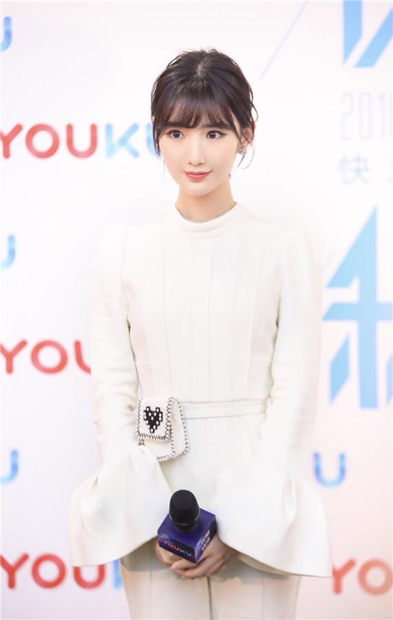 毛晓彤身高体重 新浪网