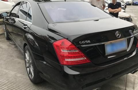 玩车大公子花80万元收一辆奔驰S65AMG，开回家时父亲沉默不做声