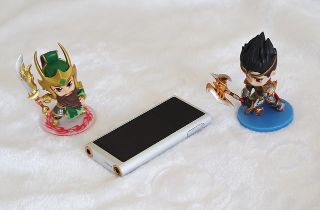 索尼平民黑砖加持4.4平衡接口,SONY NW-ZX3