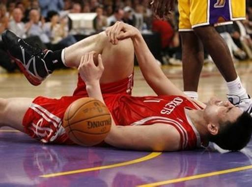 韦德韦德进入NBA前就已经摘了半月板，这是一个很大的隐患，?..