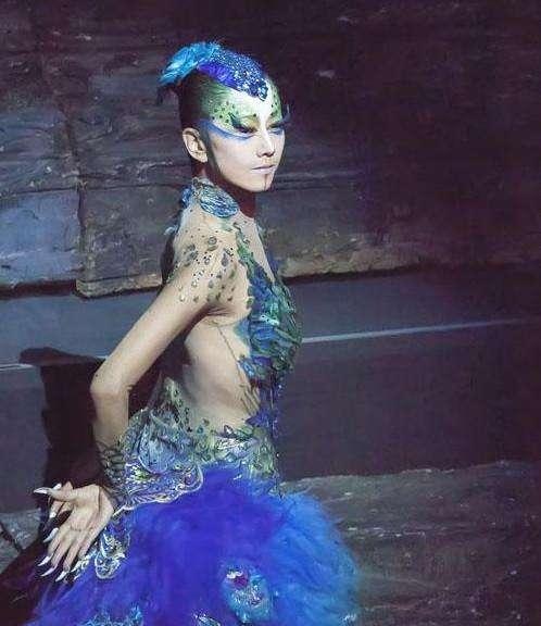 杨丽萍为了舞蹈付出了自己的一生,值得尊敬!