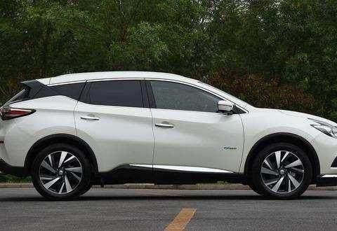 当年上市卖50多万，比奥迪Q5豪华，今价格一降再降，23万卖不动