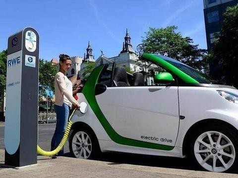 又没摇上号？众泰和吉利的新能源微型车都在向你招手