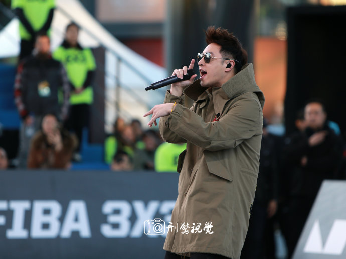 【艺人动态】潘玮柏·病愈之后突现五棵松(原