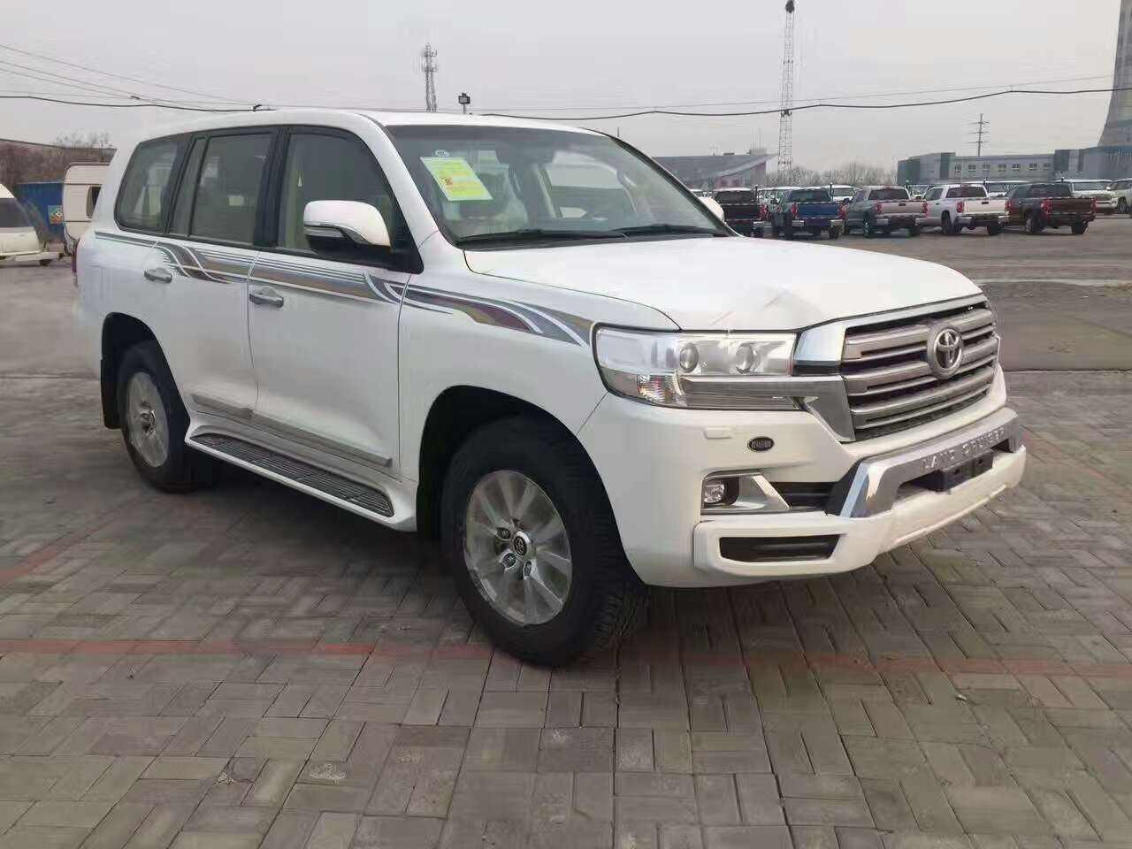 丰田推8座SUV, 可上7座牌照, 平行进口比途昂更霸道