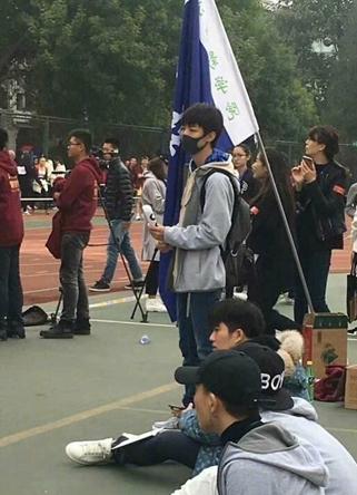 关晓彤与室友闹不和，王俊凯提高出勤率？他们的大学生活差这么多