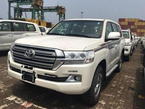 八座车能办理七座手续吗？巧了，还真有，它就是丰田酷路泽4600