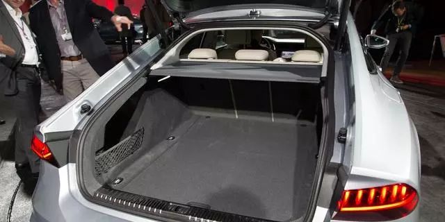 新一代奥迪A7发布 性能提升颜值爆表40岁前梦想座驾