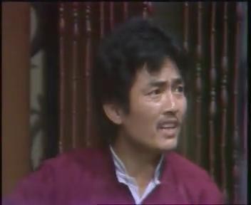 他是演艺圈有名的谐星，名气不输刘德华，百万豪车，今狼狈不堪
