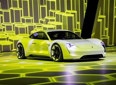 15分钟可充80%电量 2019保时捷MissionE